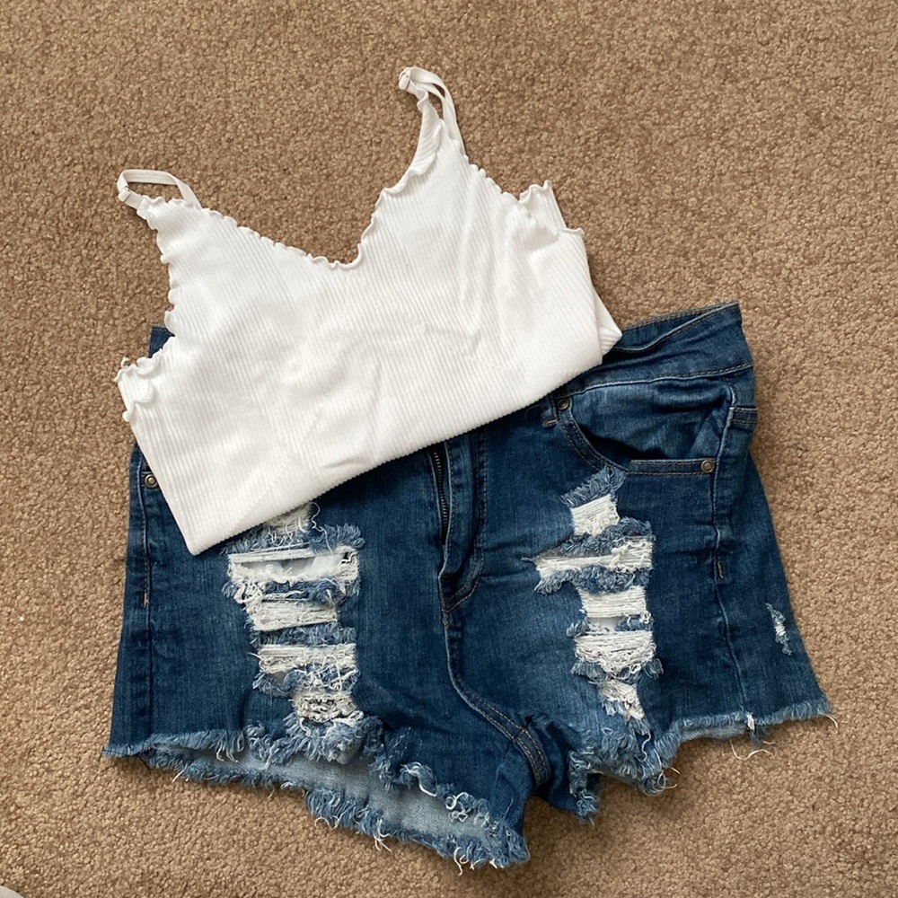 Hot Kiss Cici Short and Sugar Rain Top - Both make a great fashion statement!